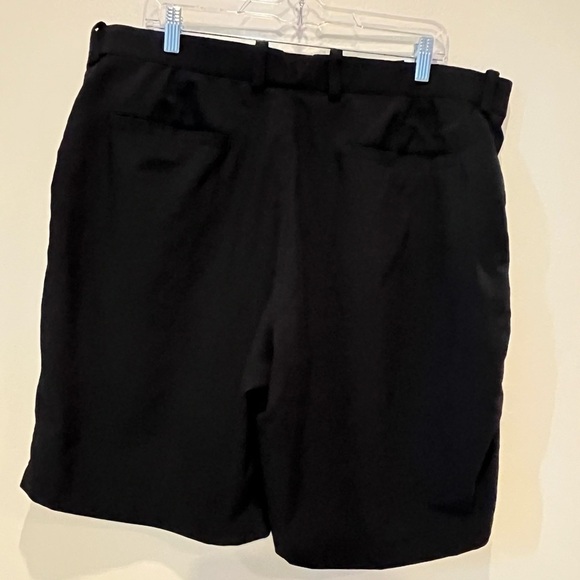 Nike Golf Men's Black Flat Front Shorts - Picture 2 of 7